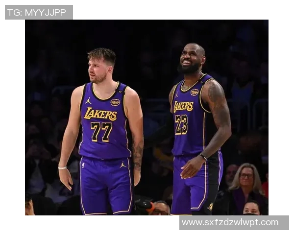 詹姆斯28+13东契奇31分 湖人险胜快船取得五连胜 詹姆斯28+13东契奇31分 湖人险胜快船取得五连胜