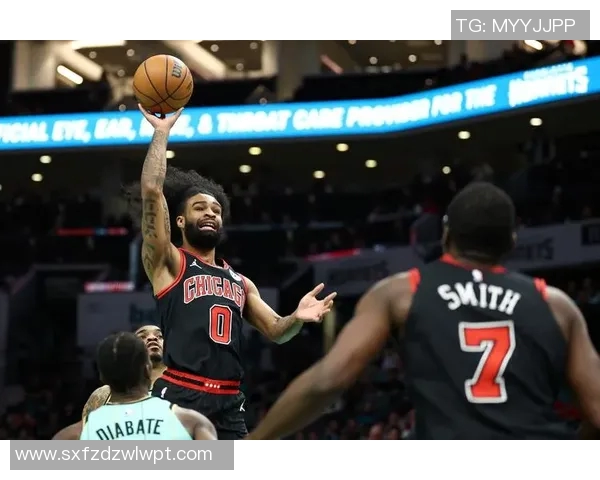 克尼佩尔和布里奇斯半场合砍28分，帮助黄蜂客场紧咬比分