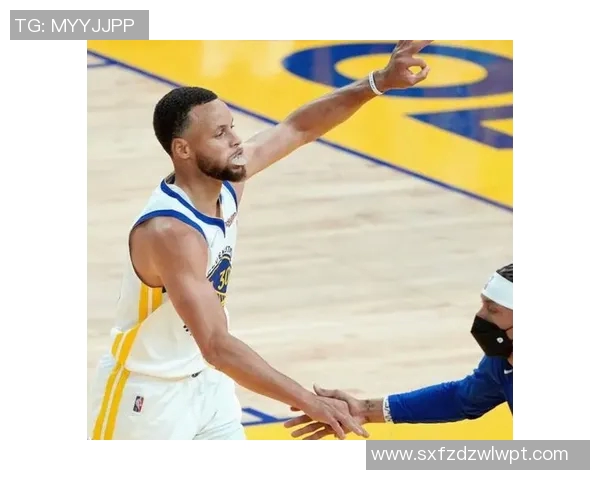 一球未失！布泽利斯半场6投中6，得到13分6篮板