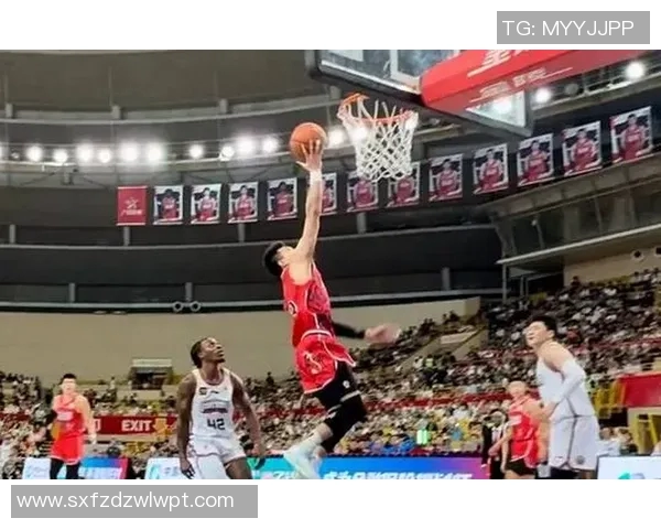 郭艾伦复出 四川男篮赛季首轮不敌广州